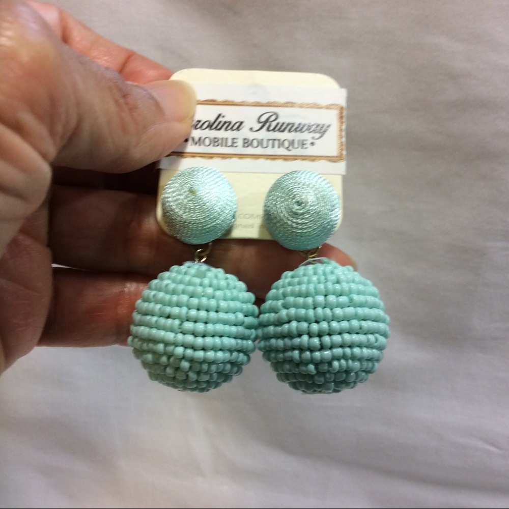 🚫SOLD🚫NWT FASHION BEYOND TURQUOISE POST EARRINGS - Picture 1 of 6
